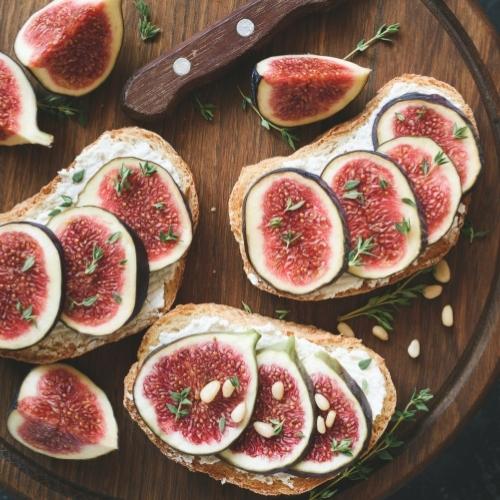 Goat Cheese Toasts with Arugula